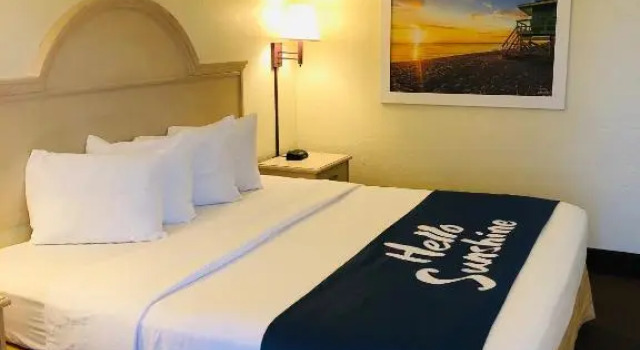 Номер Standard Days Inn & Suites by Wyndham Navarre - near Beaches Hurlburt