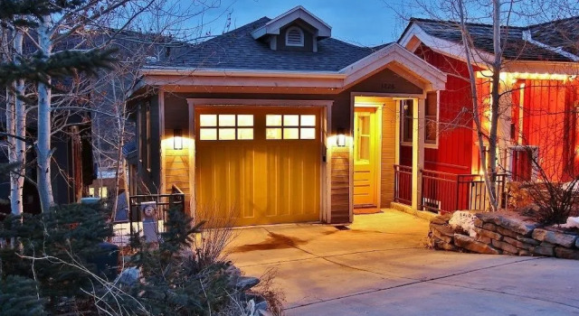 Park City Resort Estate, Забронировать Курортный отель Отели Парк-Сити с бассейном, рядом с Mountain Town Olive Oil, Бассейн
