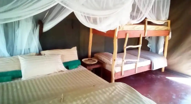 Mophy  Budget  Safari  Lagoon  Camp, Book Hotel Hotels in Eastern Province with Parking, Parking