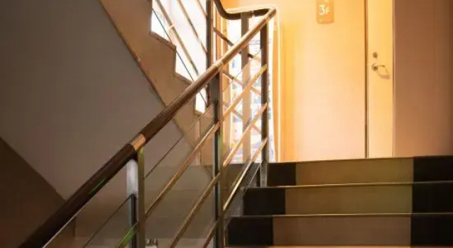 Korla green express hotel, Rezerwuj Hotel Hotele w Korla z parkingiem, Parking