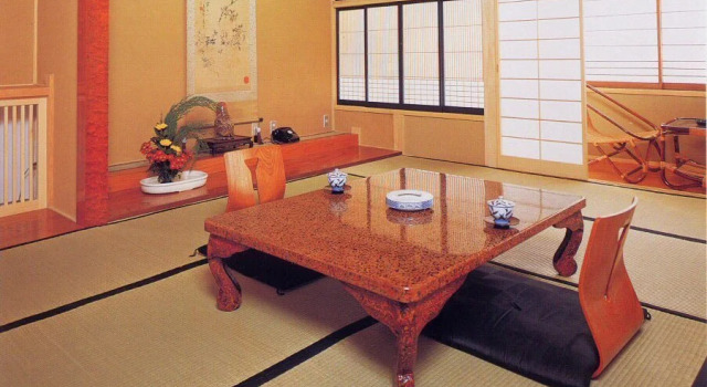 Kusatsu Onsen Matsumuraya Ryokan, Забронировать Отель Отели Кусацу с парковкой, рядом с Лыжный курорт Кусацу Онсэн, Парковка