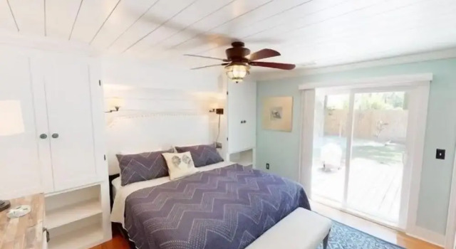Beach Blossom - Bright, Updated Unit with Hot Tub on Patio by RedAwning, Забронировать Дом для отпуска Коттеджи Южной Каролины, Коттедж