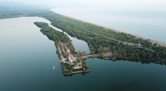 Люкс с балконом Kaiafas Lake Hotel