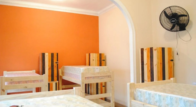 Kundera Hostel, Забронировать Хостел Хостелы Росарио, рядом с Rosario Central Athletic Club, Хостел