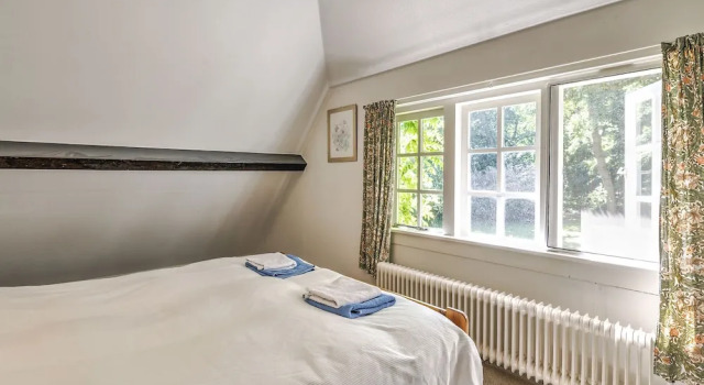 Lovely Chalet near Sea in Oostvoorne, Book Chalet Oostvoorne Zuid-Holland