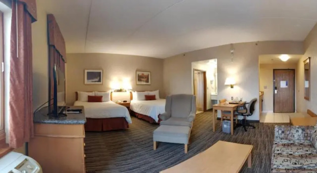 Двухместный люкс Humphry Inn and Suites