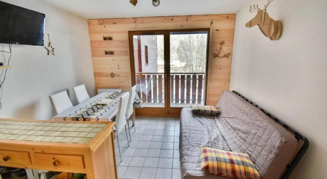 Le Pied des Pistes A13, Joli Studio tout confort 4 pers, vue vallée imprenable, DRAPS NON COMPRIS