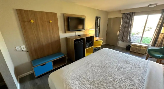 Двухместный номер Deluxe Days Inn by Wyndham Emporia
