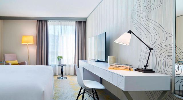 Двухместный Guest room Deluxe Renaissance Paris La Defense Hotel