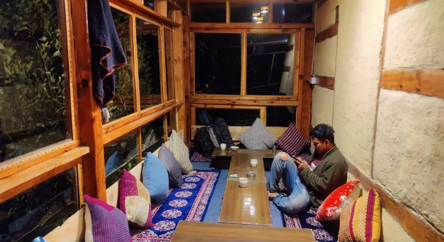 Yalakhom, Book Hotel Tosh Himachal Pradesh