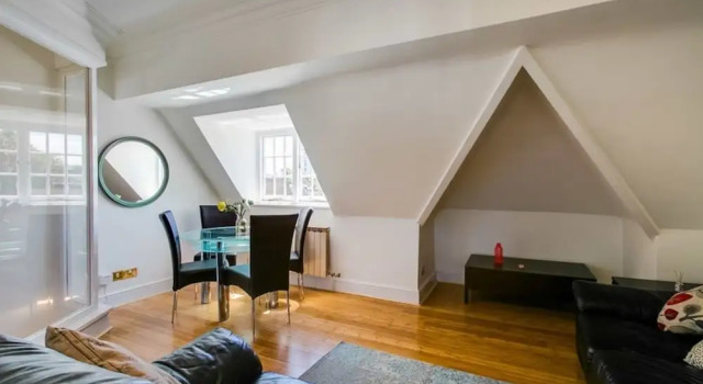 Quirky and Social 3 Bedroom Flat, Забронировать Отель Отели Англии 3 звезды, 3*