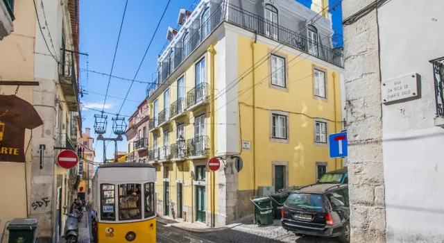 Apartment Yellow Bica