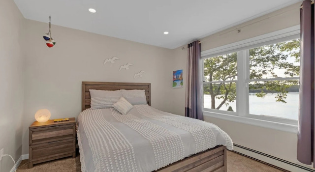 Jcr Taunton Bay Hideaway 3 Bedroom Home by RedAwning, Buchen Sie Ferienhaus Sullivan Maine