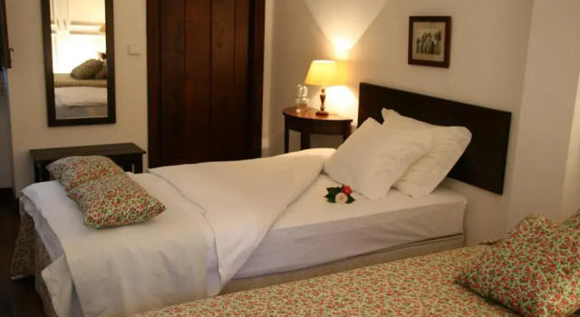 Casa Dos Esteios, Rezerwuj Hotel Hotele w Paço de Sousa z parkingiem, Parking