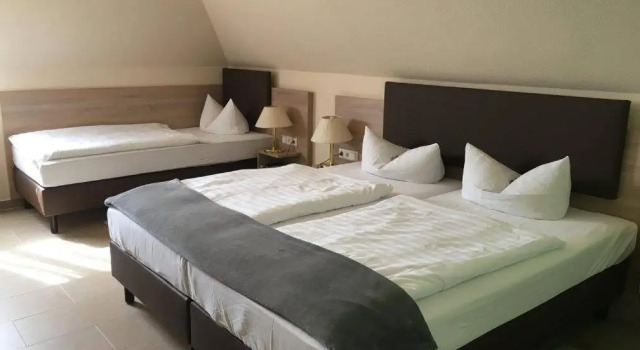 Трёхместный номер Standard Hotel Landsberg