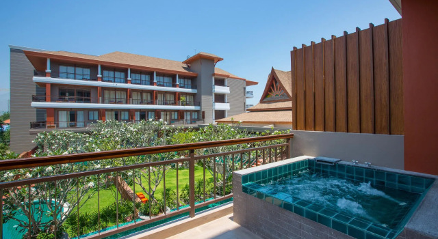 Номер Deluxe с балконом Ayrest Hua Hin Hotel