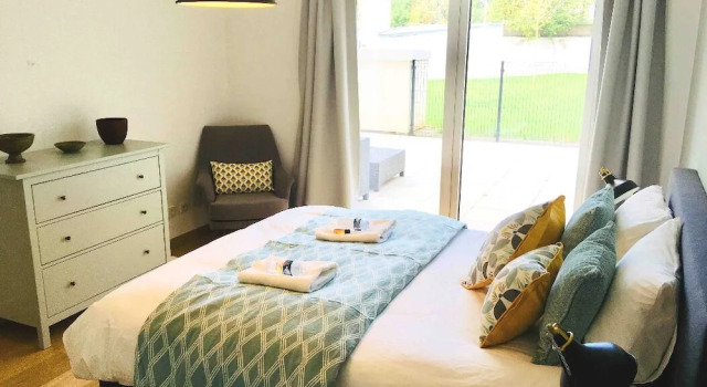 Апартаменты Large Retro Chic Flat 100m2 in City Center - Parking