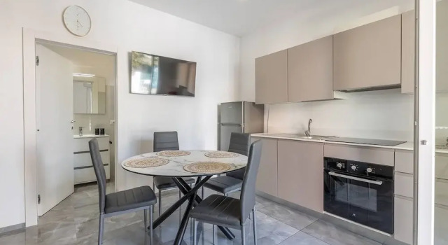 Апартаменты Sole Apartment 1 - Central Marina With Modern Furnishings