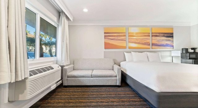 Days Inn by Wyndham San Diego Hotel Circle