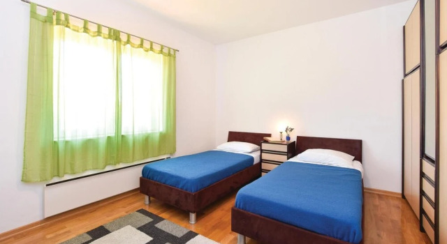 Nice Home in Split With Wifi and 3 Bedrooms, Prenota Hotel Hotel a Croatian Islands con piscina, Piscina