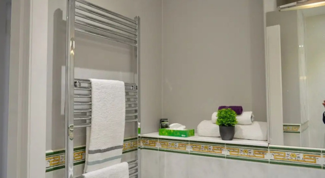 West End 2 Bedroom Georgian Apartment, Забронировать Апартаменты/квартира Апартаменты Эдинбурга, рядом с St George's West Church, Апартаменты/квартира