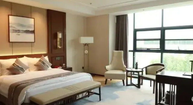 Люкс Business Rose Hotel (Nanyang Zhangheng Avenue Municipal Government Store)