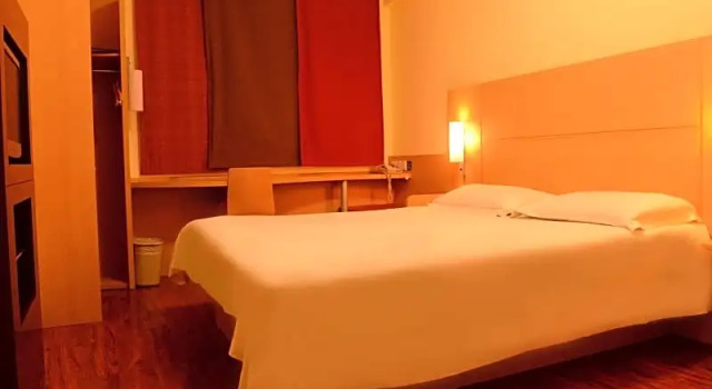 Двухместный номер Deluxe GreenTree Inn Tianji Dagang District Shihua Road Hotel