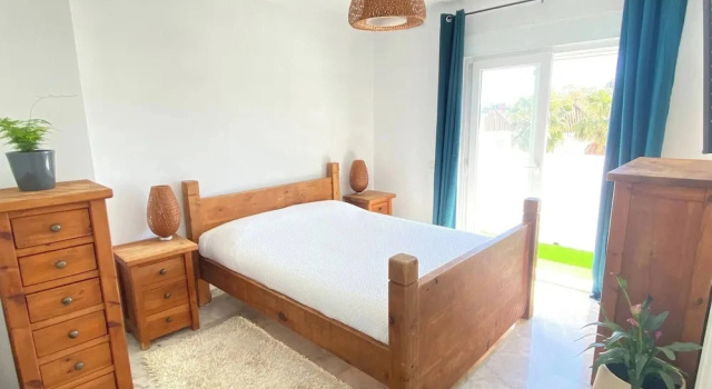 Коттедж Modern Townhouse 7min Walk Beach and 15 to Duquesa