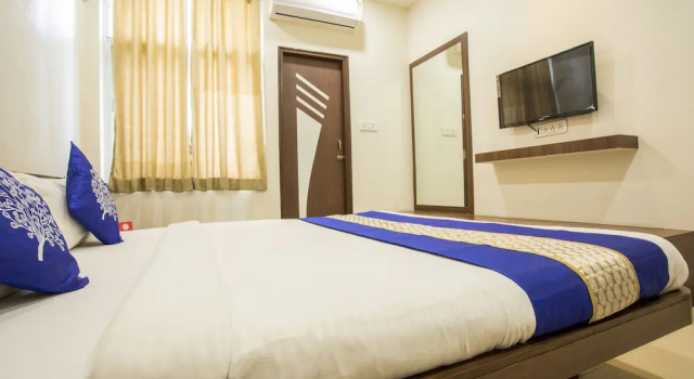 OYO 7421 Hotel Relex