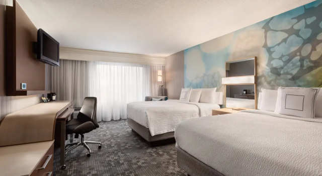 Standard Vierer Zimmer Courtyard by Marriott Topeka
