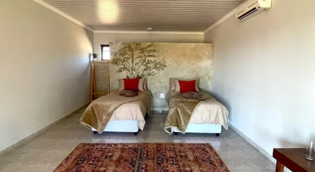 Camera Deluxe Eden Self Catering Chalets