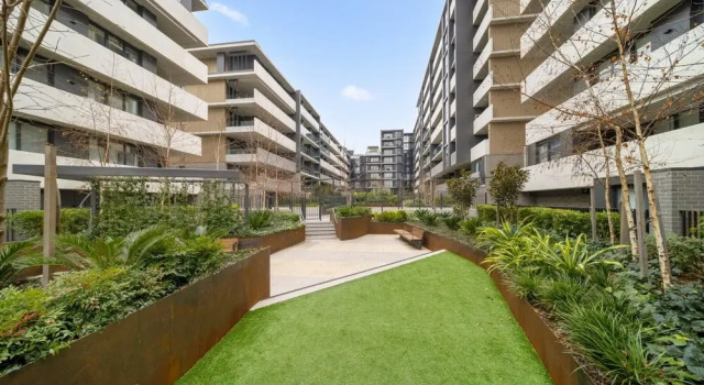 Апартаменты Sleek Inner-city 2-bed With Swimming Pool & BBQ