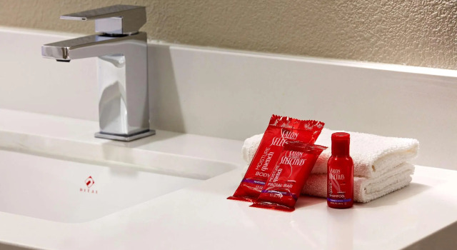 Четырёхместный номер Standard SureStay Hotel by Best Western San Diego Pacific Beach