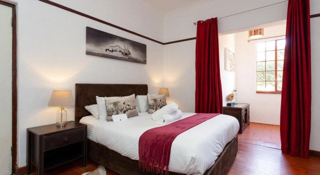 Номер лодж Inverdoorn Game Reserve Lodge