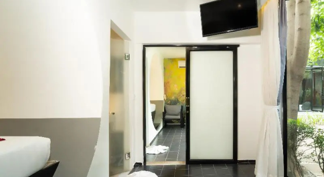 Четырёхместный семейный номер Standard Tunnel Urban Retreat