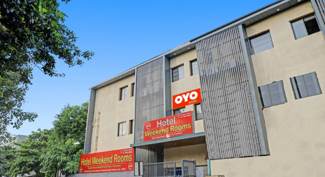 OYO 90450 Hotel Weekend Rooms