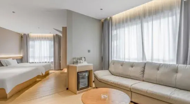 Люкс Cloudland Season S Hotel (Beihai Silver Beach Branch)