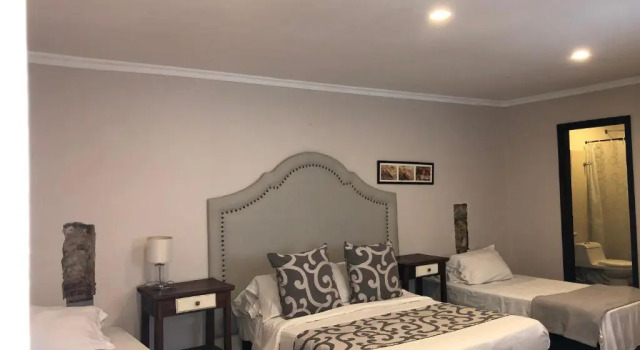 Четырёхместный номер Standard Hotel Galeria la Trinidad