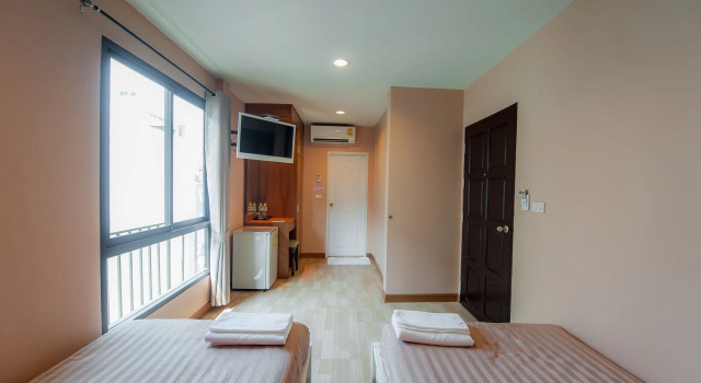 Full House Khaosan - Hostel, Забронировать Хостел Бангкок провинция Бангкок, рядом с Мост Рамы VIII