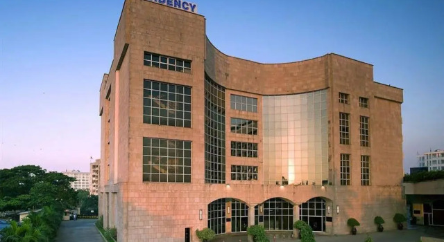 孟买拉利特住宅酒店(The Lalit Residency Mumbai), Varaa Hotelli Hotellit New Delhi uima-altaalla, Uima-allas