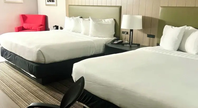 Четырёхместный номер Standard Country Inn & Suites by Radisson, Fort Worth, TX