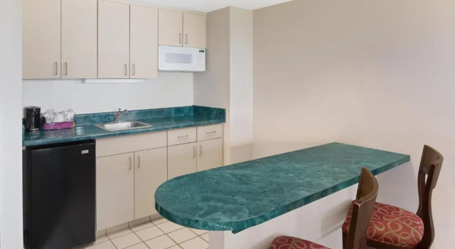 Люкс Hampton Inn Columbus-North
