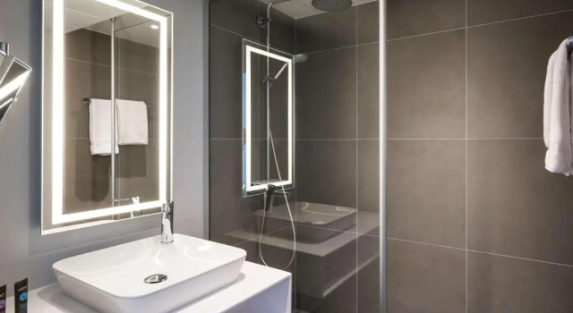 Четырёхместный номер Comfort Novotel Saclay