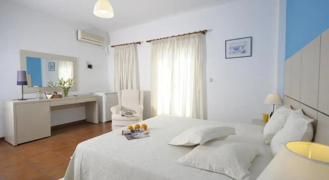 Номер Superior The Noverian Bios Santorini