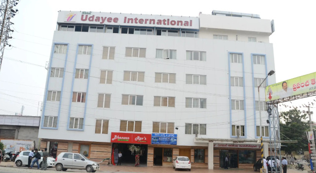 Hotel Udayee International., Rezerwuj Hotel Hotele w Andhra Pradesh z parkingiem, Parking