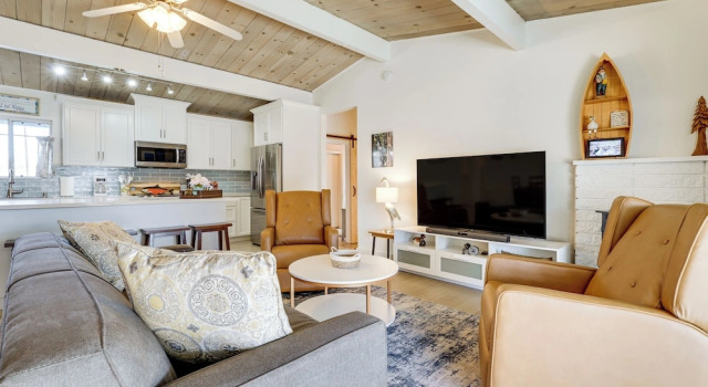 Clear Lake Gem on Canal w/ Dock: Dogs Welcome!, Reserva ahora Casa o chalet Finley California