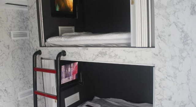 Кровать в общем номере (женский номер) H-District Boutique Poshotel