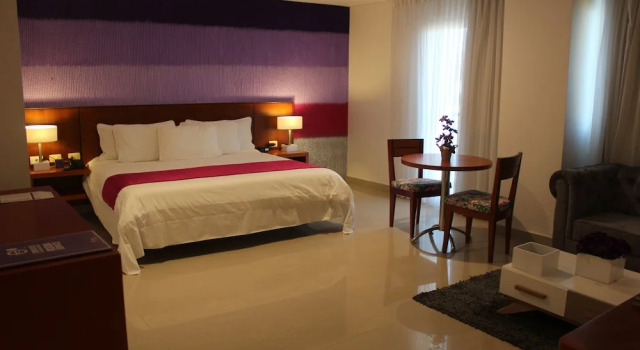 Двухместный полулюкс Hotel Atrium Plaza