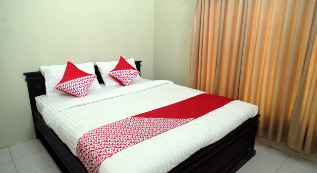 Номер Standard RedDoorz Syariah near Universitas Batanghari Jambi