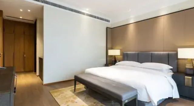 Люкс с 3 комнатами с балконом и с видом на реку Gajiry Riverview Serviced Apartments